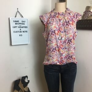 NWT! ADRIANNA PAPELL  RUFFLE NECK FLORAL  TOP M